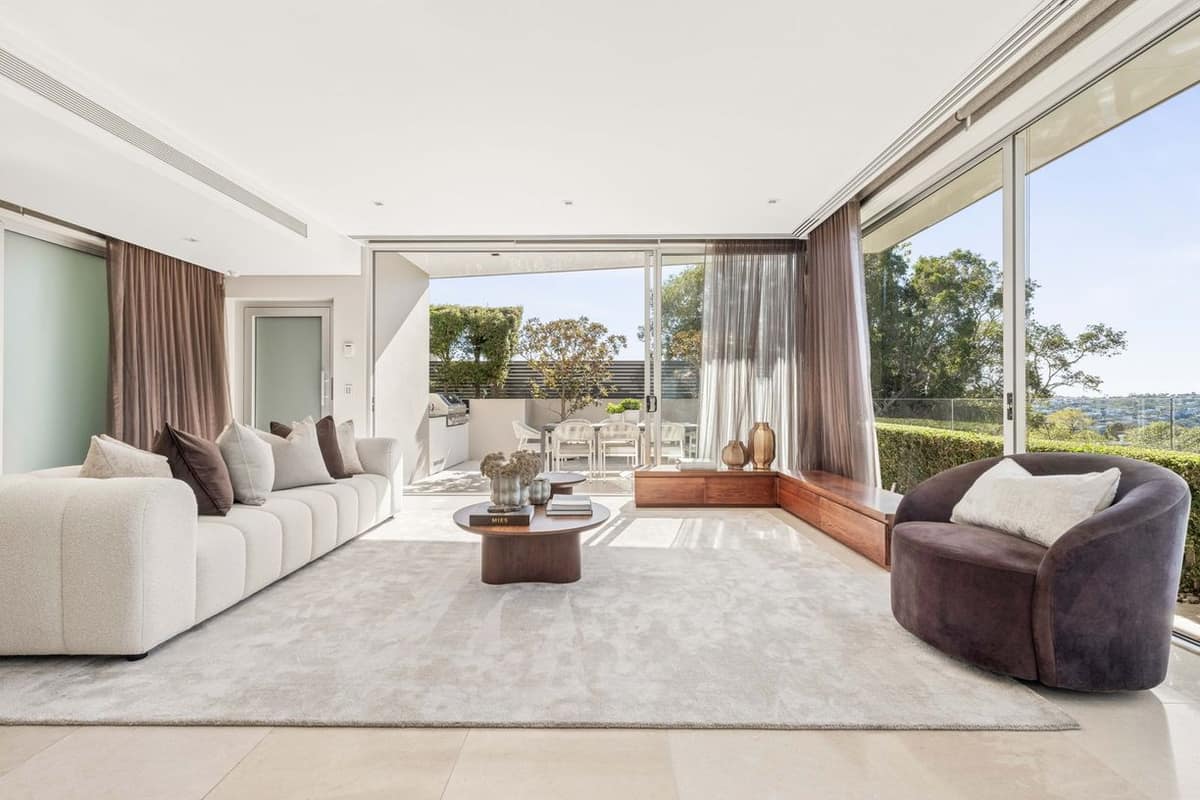 28B Warringah Road image 2