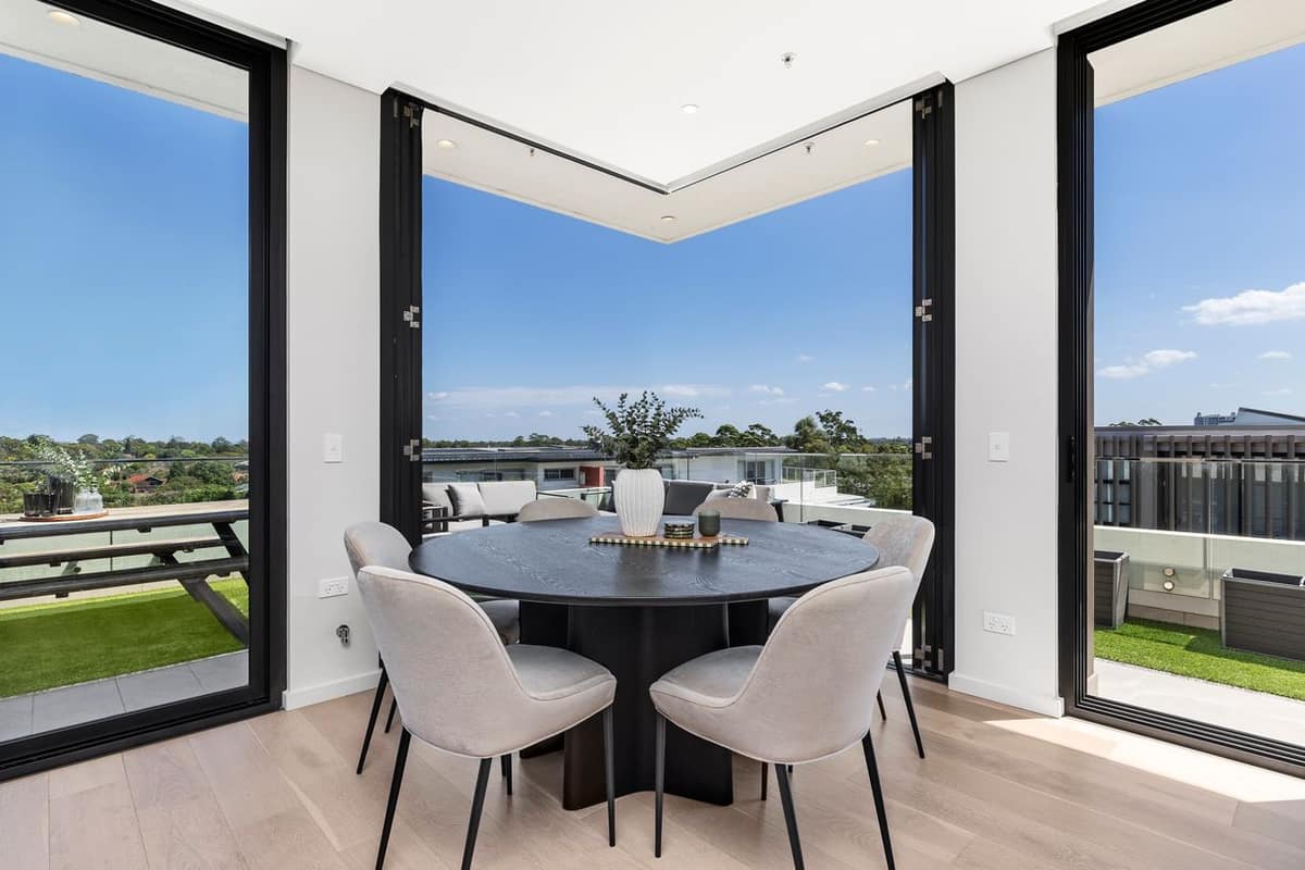 410/5 Mindarie Street image 2