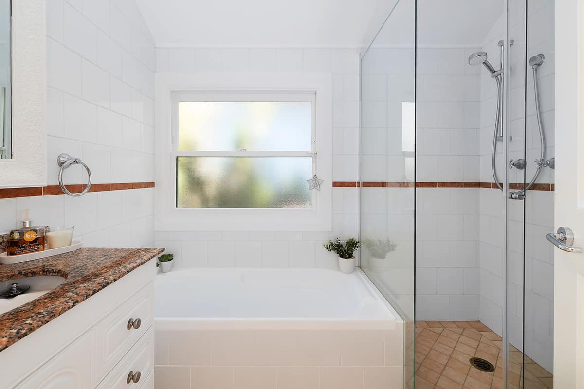 69A Avenue Road image 3