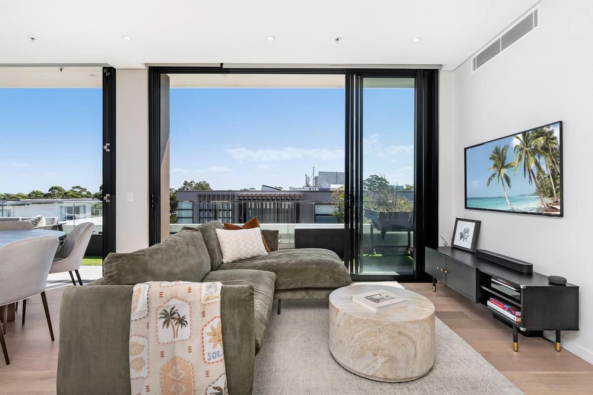 410/5 Mindarie Street image 3