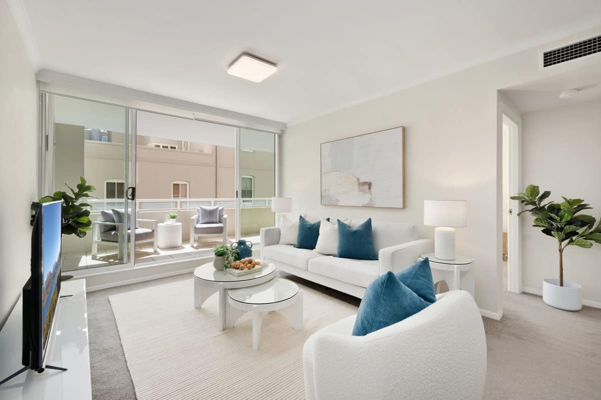 234/25 Wentworth Street image 1
