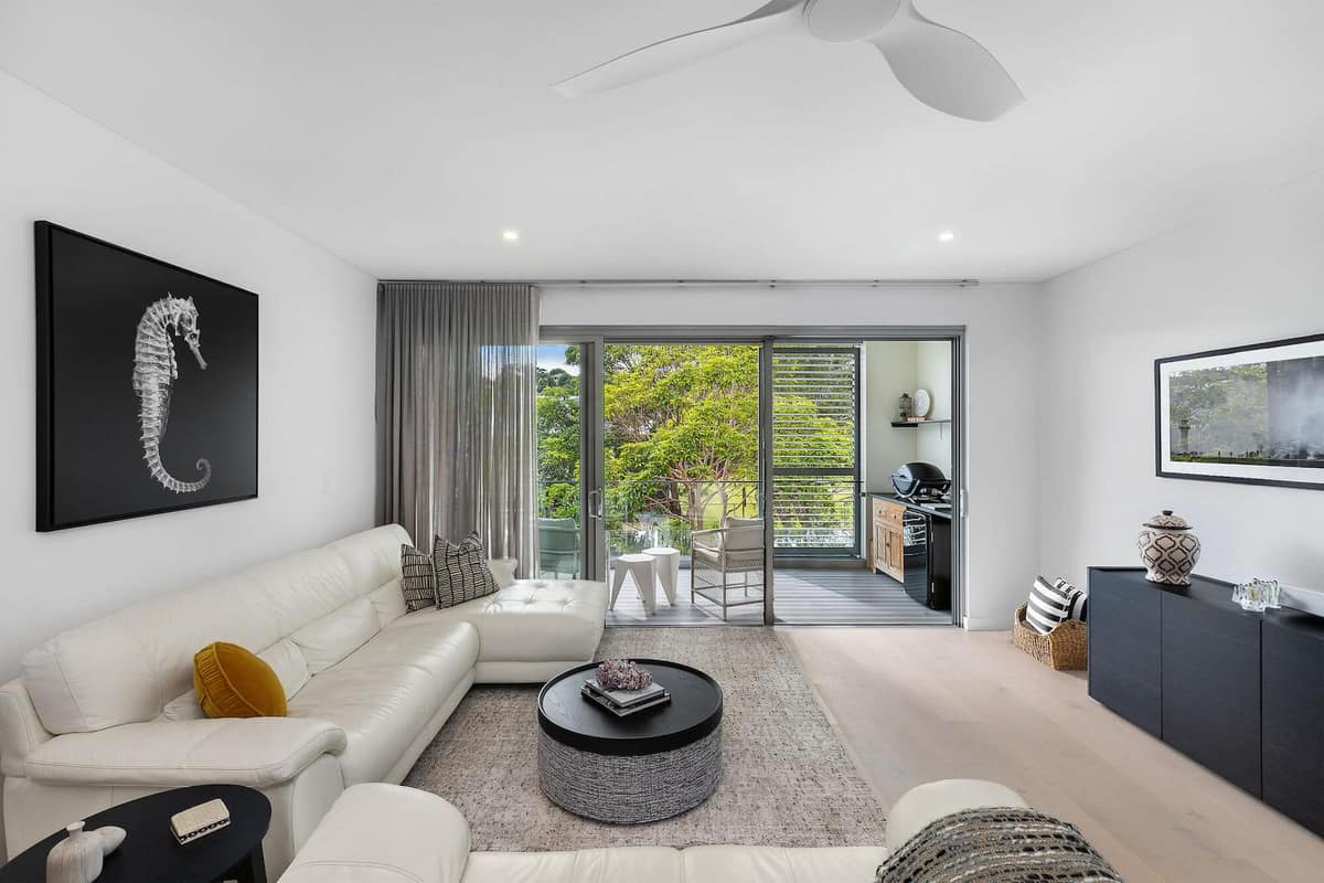 1/15 Old Barrenjoey Road image 1