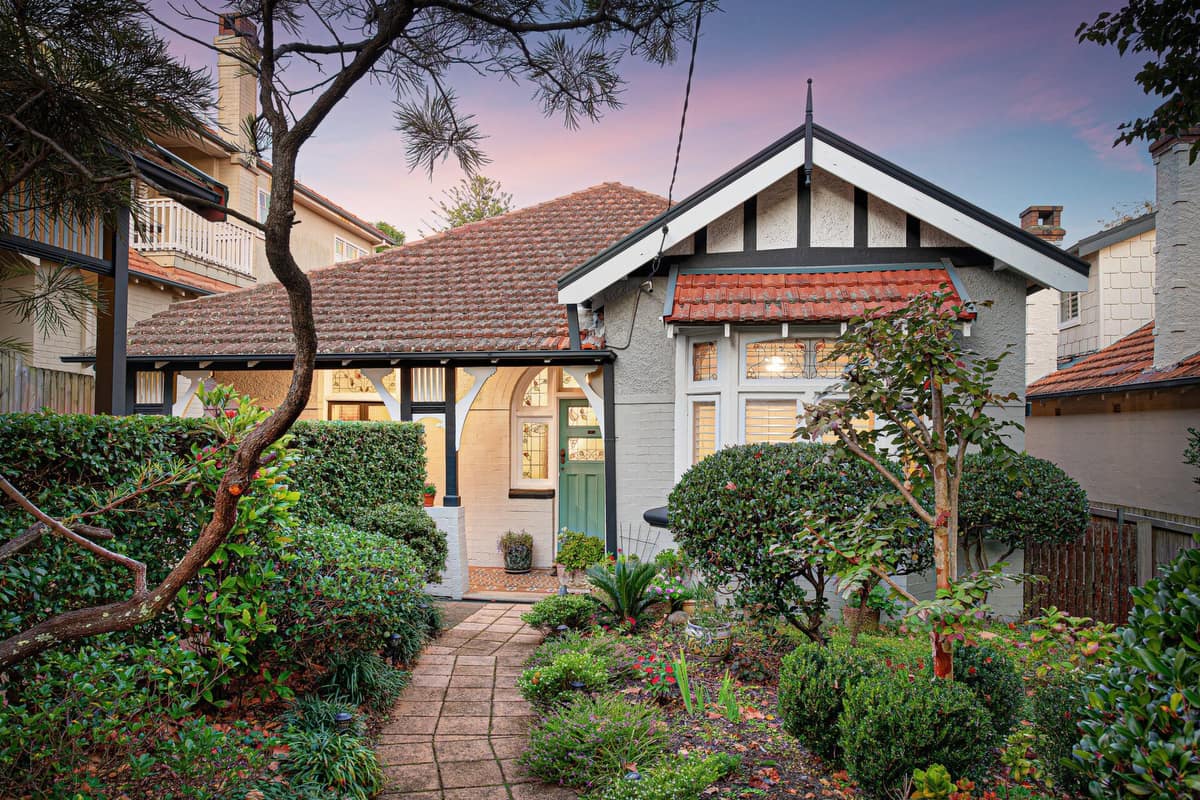 13 Noble Street image 1