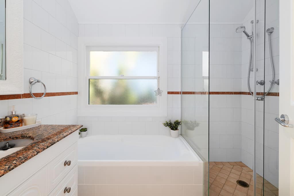 69A Avenue Road image 1