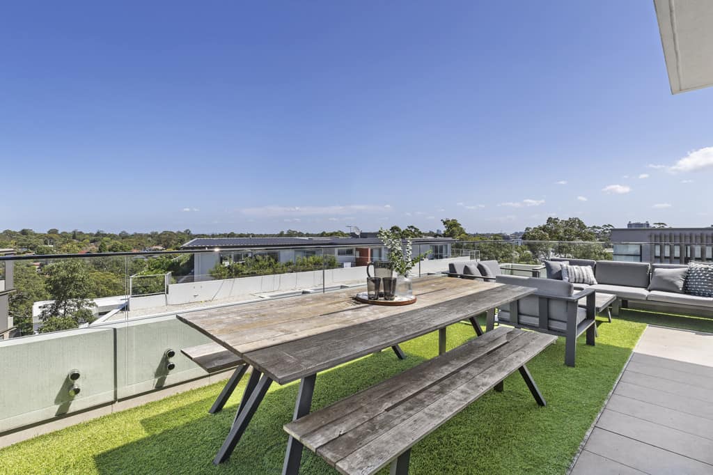 410/5 Mindarie Street image 1